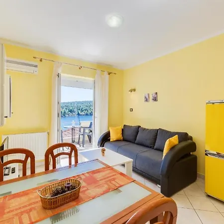 Pool-view 1-bedroom In Obrovac 아파트 오브로박