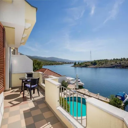 Pool-view 1-bedroom In