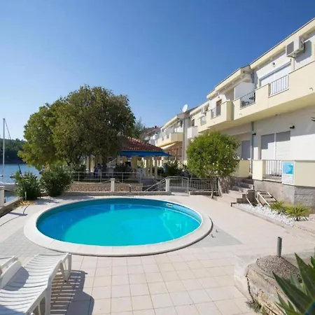 Pool-view 1-bedroom In *