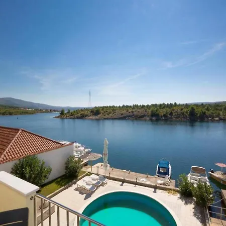 Pool-view 1-bedroom In