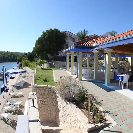 Pool-view 1-bedroom In Apartman