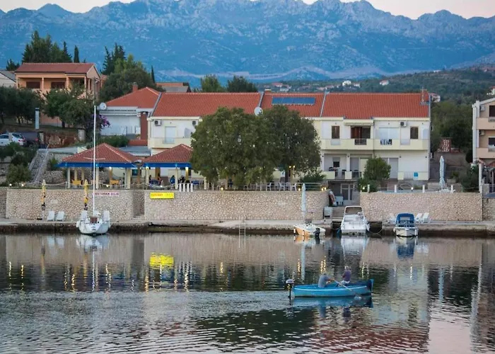 Pool-view 1-bedroom In Obrovac Апартаменты