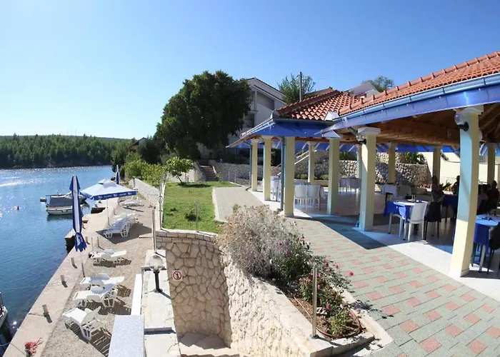 Pool-view 1-bedroom In Obrovac Апартаменты Обровац