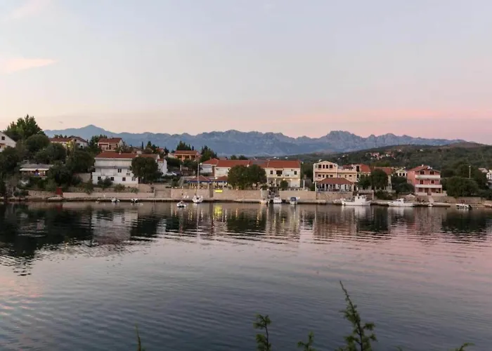 Апартаменты Pool-view 1-bedroom In Obrovac