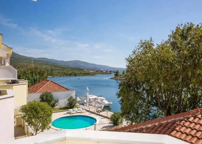 Апартаменты Pool-view 1-bedroom In Obrovac *